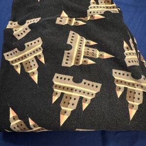 Black and Tan Castle Print leggings